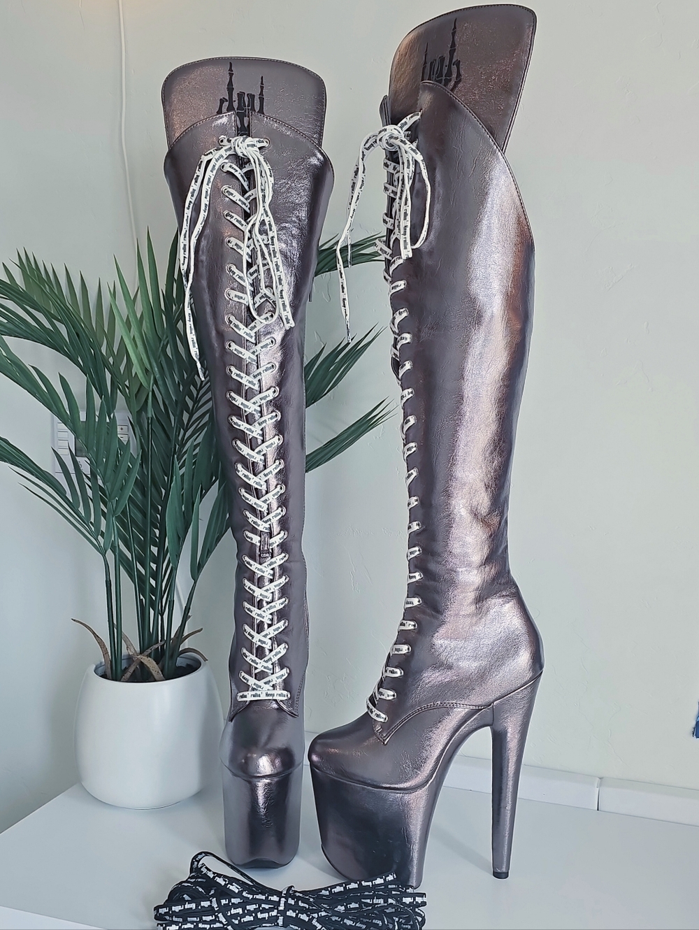 NWOB Hella Heels Silver Metallica Rock Over the Knee Boots 8" Heel Padded Tongue